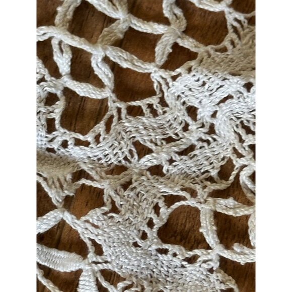 Vintage Handmade Crochet Lace Tablecloth With Floral Design & Openwork Pattern - Picture 5 of 6